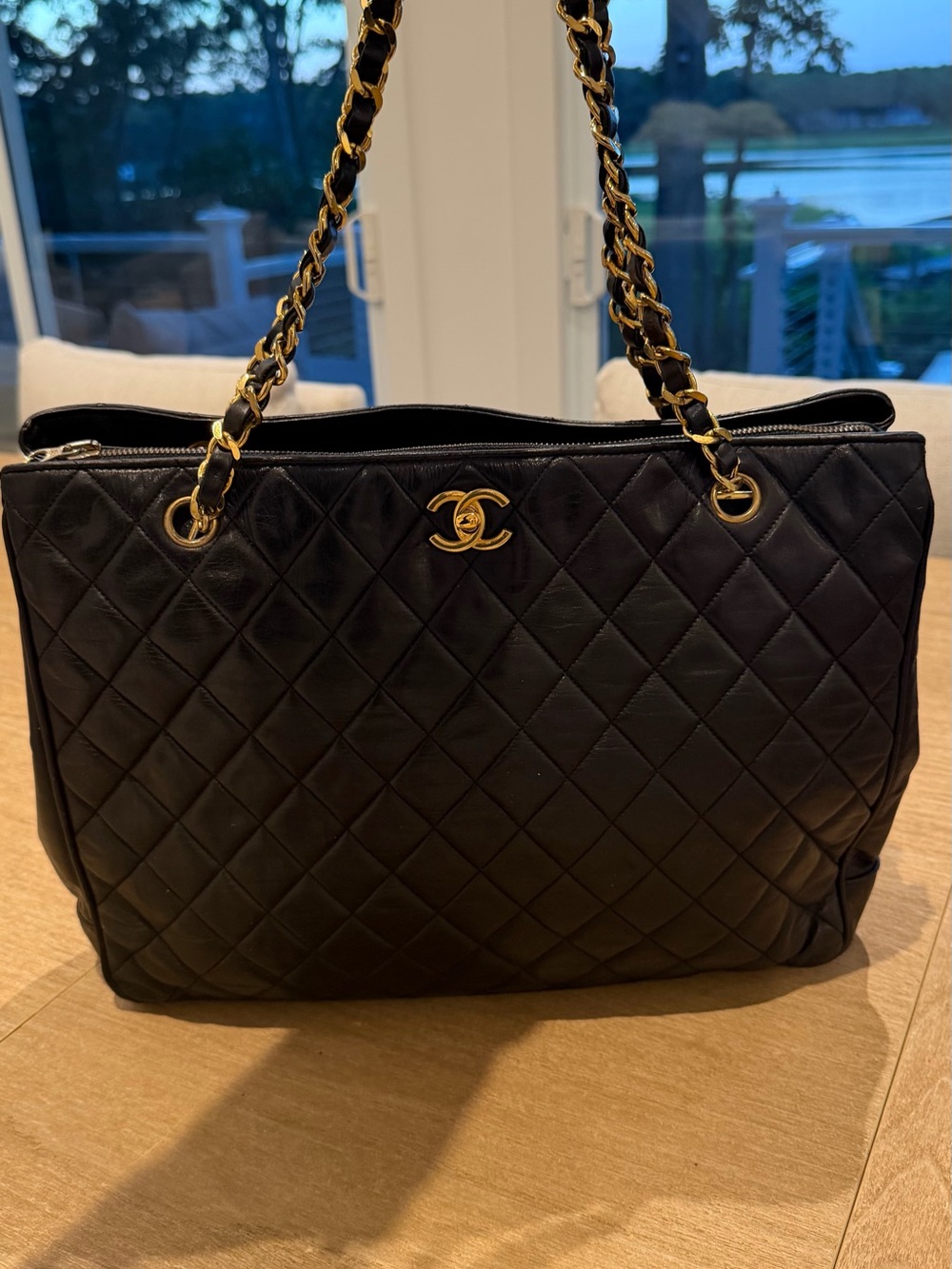 CHANEL Black Quilted Leather Shoulder Bag with Gold CC Hardware - Picture 2 of 12